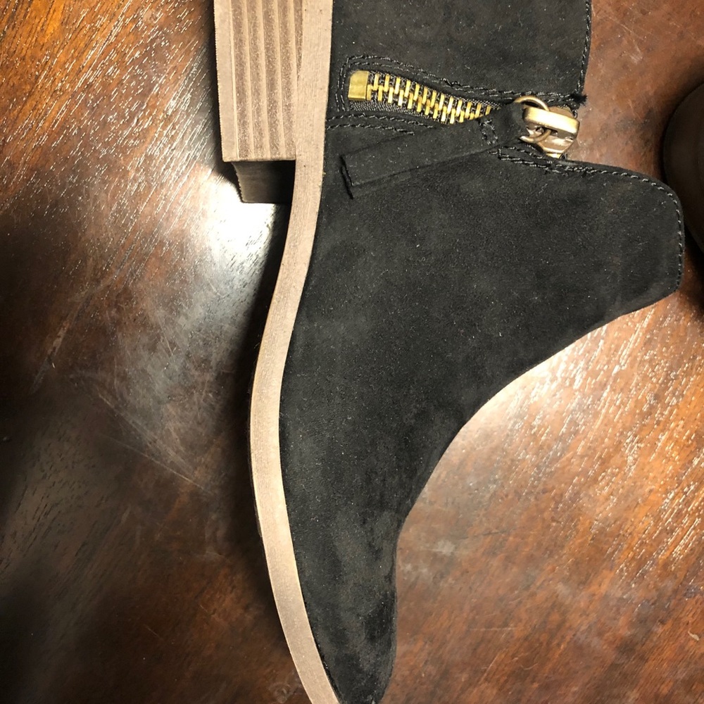 Angle boots.